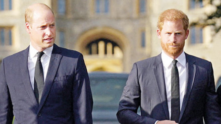 Prens Harry’den şok iddia: Abim beni dövdü