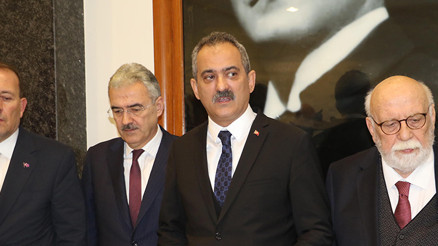 Bakan Özer: En güvenli yerlerin okul binaları olduğunu göstermiş olacağız Bakan Özer: En güvenli yerlerin okul binaları olduğunu göstermiş olacağız