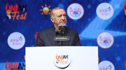 Son dakika: İstanbulda ÜNİAK FEST etkinliği... Cumhurbaşkanı Erdoğan: Gençlerimizle hiç kimsenin aramıza girmesine izin vermeyiz