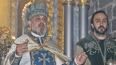 Tarihi Surp Giragos Ermeni Kilisesinde Noel ayini