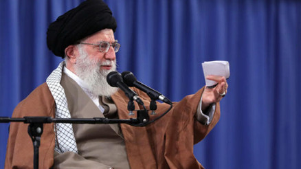 İran giderek sertleşiyor