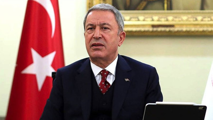 Bakan Akar: İHA ve SİHAlara çamur atanları kınıyoruz