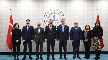 Bakan Özer, ABD Büyükelçisi Flakei kabul etti