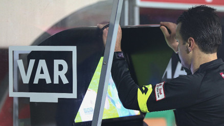 VAR konuşmaları canlı yayınlanacak