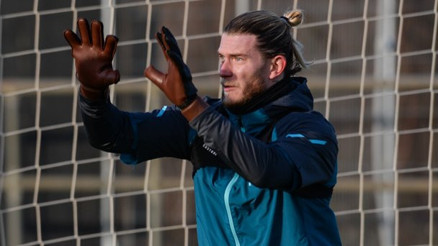 Newcastle United, Loris Kariusun sözleşmesini uzattı