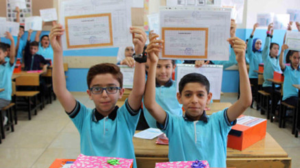 Okullarda karne heyecanı: Yarıyıl tatili başladı Okullarda karne heyecanı: Yarıyıl tatili başladı