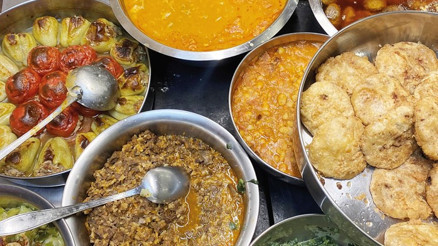 Tepside börek, cevizli baklava... Boşnak tatlarına çok aşinayız Tepside börek, cevizli baklava... Boşnak tatlarına çok aşinayız