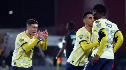 Fenerbahçede Emre Mor ve Michy Batshuayi arasındaki tartışma tatlıya bağlandı Gol sonrası buzlar eridi...