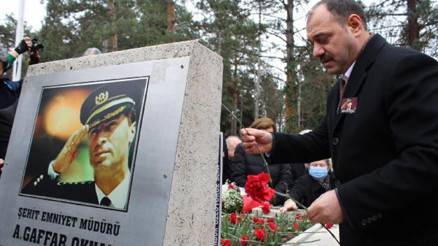 Şehit Emniyet Müdürü Gaffar Okkan, mezarı başında anıldı