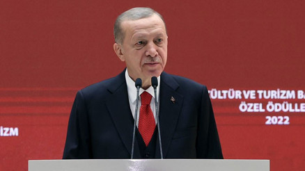 Son dakika: Cumhurbaşkanı Erdoğan: Sanatı kalıplara hapseden ideolojileri kabul etmiyoruz