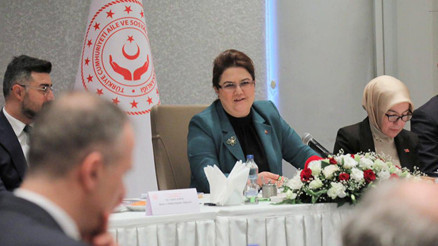 Bakan Yanık: Eş cinselliği kamusal alanda problem değilmiş gibi kabul etmeyi kimse beklemesin