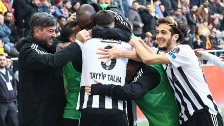 Beşiktaş 5te 5 için Alanyaspora karşı