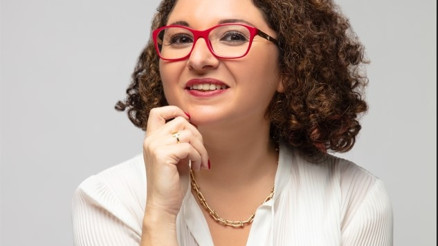 ‘İnsan aşkın içinde kendini unutur’