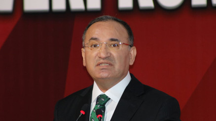 Adalet Bakanı Bozdağ: İftira eden cezasını göze alsın