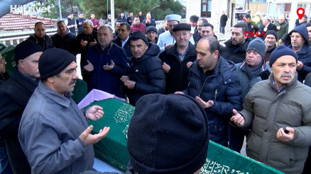 Evlerinde ölü bulunan anne ve 2 çocuğu son yolculuğuna uğurlandı Evlerinde ölü bulunan anne ve 2 çocuğu son yolculuğuna uğurlandı