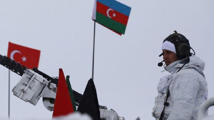 Bazı silah ve cihazlar ilk kez kullanıldı Karstaki kış tatbikatından muhteşem görüntüler