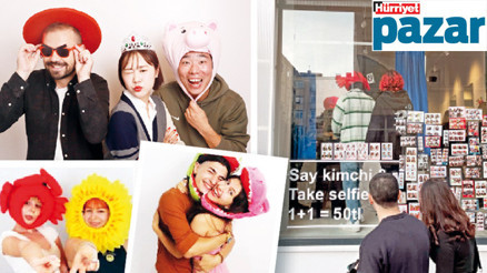 K-Pop kliplerindeki gibi  fotoğraflar çektirmeye gidiyorlar