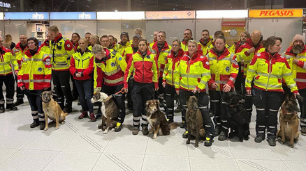 Almanya’dan 41 kişilik ekip Türkiye’ye gitti