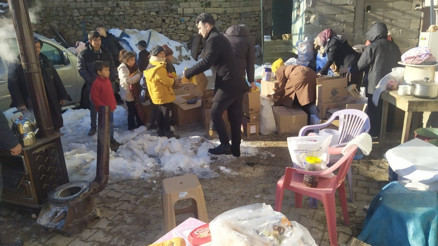 Esnaf ve sanatkârın eli depremzedelere uzandı Esnaf ve sanatkârın eli depremzedelere uzandı