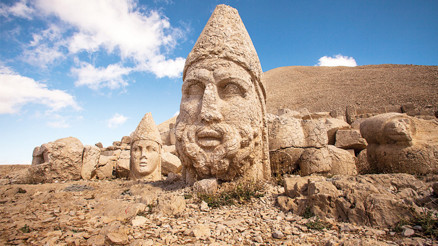 Deprem en önemli tarihi sit alanlarını da vurdu: Ayaktalar