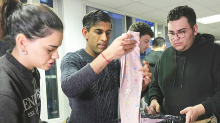 Rishi Sunak, Türkiye için yardım koliledi