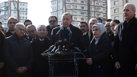 Son dakika... Cumhurbaşkanı Erdoğan açıkladı: Üniversitelerde yaza kadar uzaktan eğitim... Yurtlar depremzedelere açılıyor
