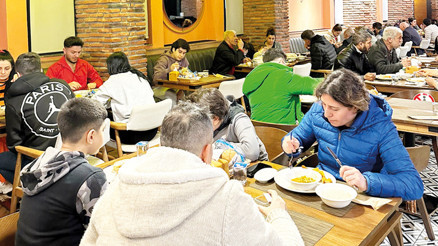 Otellerin özel konukları: Günler sonra sıcak yemek