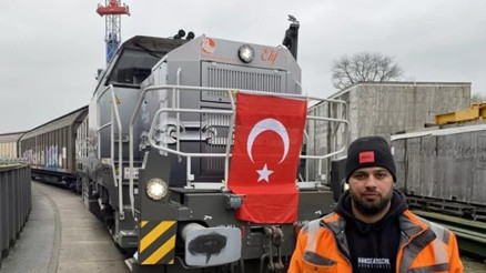 Türkiyedeki depremzedelere yardım için vagon ve tren kiraladı: Tren Hamburg’dan yola çıktı