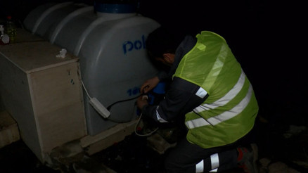 Kahramanmaraşa giden gönüllüler susuz kalan köyde kuyu buldu