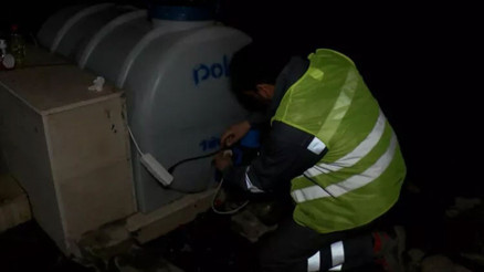 Kahramanmaraşa giden gönüllüler susuz kalan köyde kuyu buldu