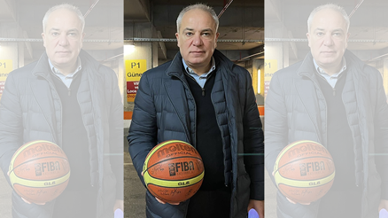 Ekrem Memnun, şampiyonluk topunu depremzedeler için bağışladı