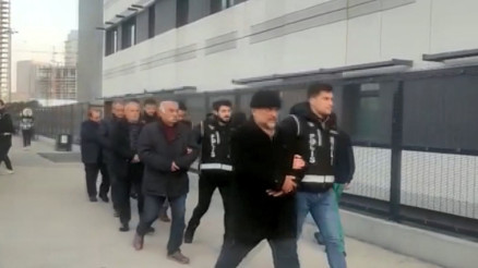 Yaptıkları binalar depremde yıkılan 5 müteahhit İstanbulda gözaltına alındı