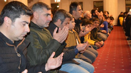 Miraç Kandilinde depremzedeler için dua edildi