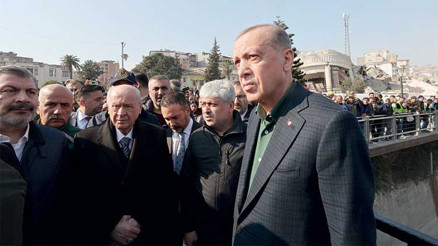 Erdoğan ve Bahçeli deprem bölgesinde... Yeni yerleşim sağlam zemine yapılacak Erdoğan ve Bahçeli deprem bölgesinde... Yeni yerleşim sağlam zemine yapılacak