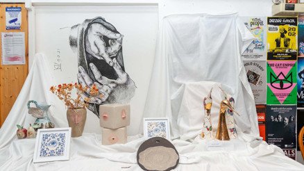 Londralı sanatçı ve atölyelerden depremzedelere destek Londralı sanatçı ve atölyelerden depremzedelere destek