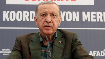 Cumhurbaşkanı Erdoğan ve Bahçeli deprem bölgesinde... Erdoğan: 1797 konutun inşası hemen yarın başlıyor Cumhurbaşkanı Erdoğan ve Bahçeli deprem bölgesinde... Erdoğan: 1797 konutun inşası hemen yarın başlıyor