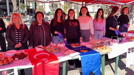 Depremzedeler için Kosova’da kermes