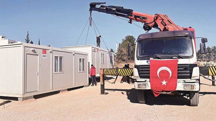 Bakan Karaismailoğlu: Adıyaman’a 15 bin konteyner