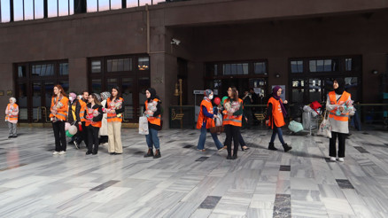 Akıllarında yıkım değil gülümsemeler kalsın