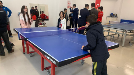 Paralimpik milli sporcular depremzede çocuklarla buluştu