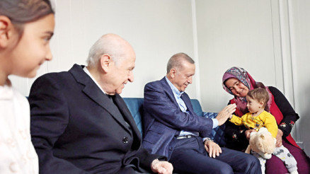 Erdoğan ile bahçeli Adıyaman’da... İlk birkaç gün için helallik istiyorum Erdoğan ile bahçeli Adıyaman’da... İlk birkaç gün için helallik istiyorum