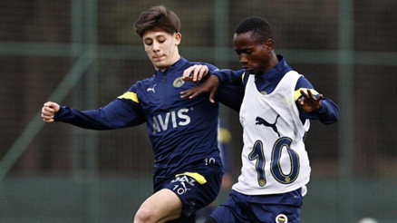 Fenerbahçenin yeni transferi sessiz sedasız geldi, ilk idmanına çıktı