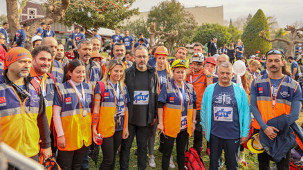 Runtalyada binlerce kişi yara sarmak için koştu Runtalyada binlerce kişi yara sarmak için koştu