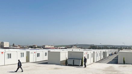 Deprem bölgesine konteyner desteği