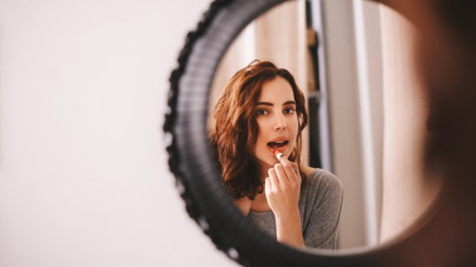 Ruj sürmek ve makyaj orucu bozar mı Orucu bozan durumlar nelerdir Diyanet bilgisi Ruj sürmek ve makyaj orucu bozar mı Orucu bozan durumlar nelerdir Diyanet bilgisi