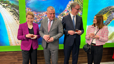 Giffey, Türkiye standının konuğu oldu