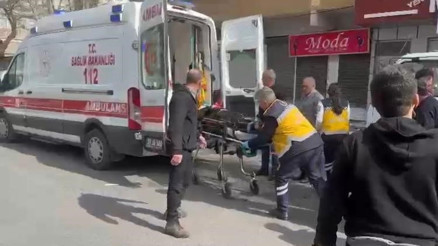 Kavga ettikleri kişiyi ikinci kattan aşağı attılar