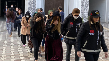 8 milyon liralık hırsızlık yapan Altın Kızlar çetesine operasyon: 41 gözaltı
