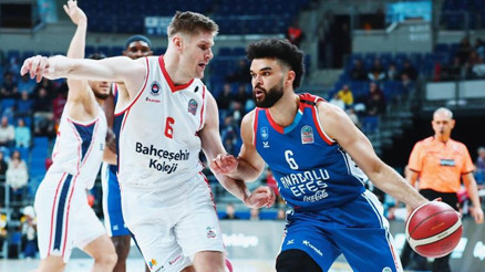 Anadolu Efes 16. galibiyetini aldı