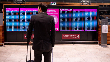 Dört havalimanında grev kaosu